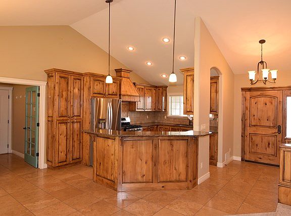 5th image of 4140 Silverado Cir
