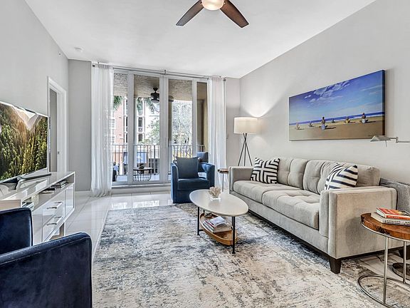 Very comfortable Living room