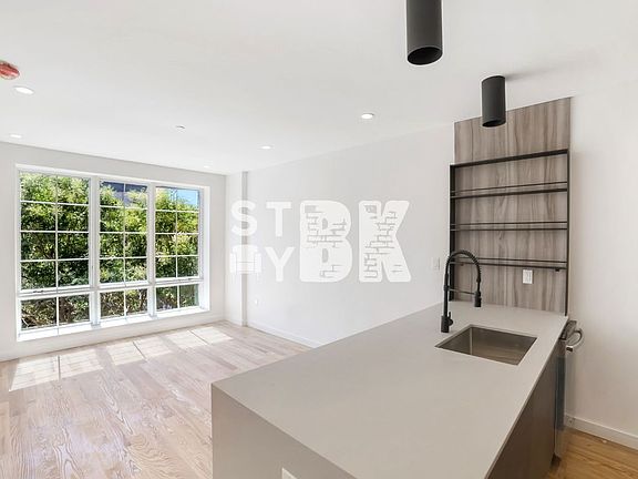 4th image of 625 Halsey St #B3