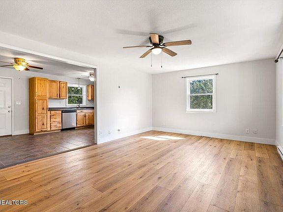 4th image of 234 College Park Rd