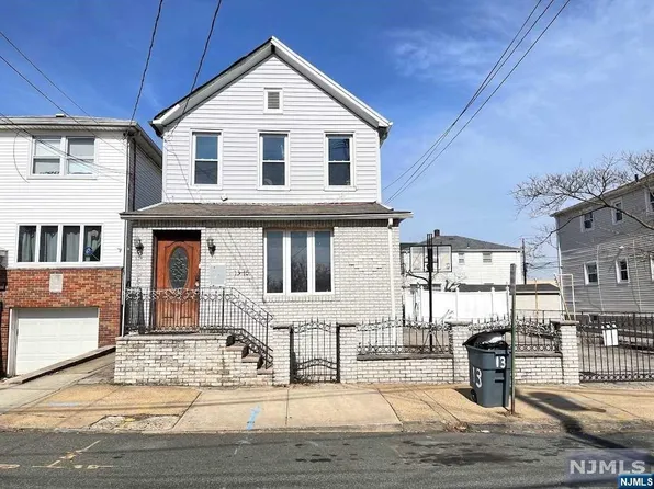 13 Radley St, Kearny, NJ 07032
