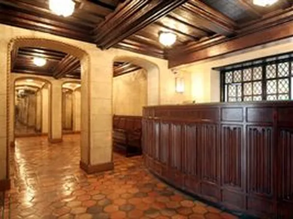 321 East 43rd Street image 1 of 5