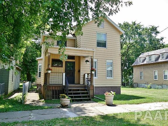 3rd image of 1812 NE Madison Ave