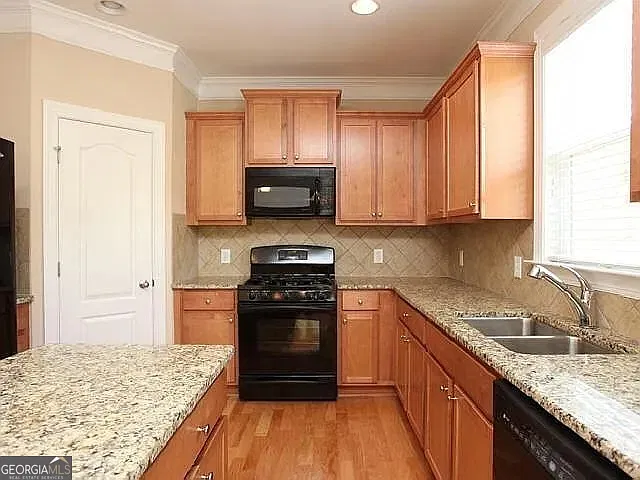 4 bed, 2.5 bath, 2620 sqft, $2,950 — Photo 4