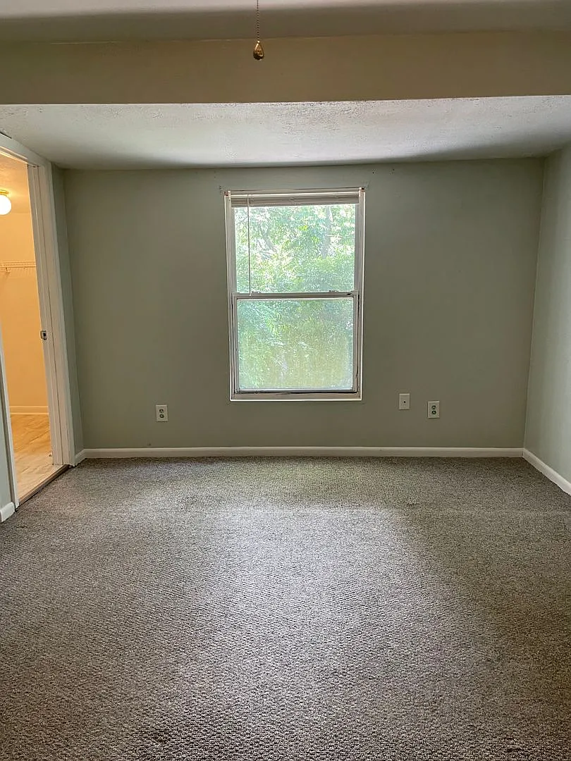 Fall Into Comfort! Spacious 3br/2ba Upstairs Duplex Near Tmh Coming Soon — Photo 4