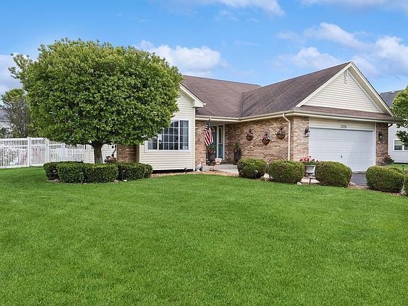 2nd image of 2296 Foxwood Dr