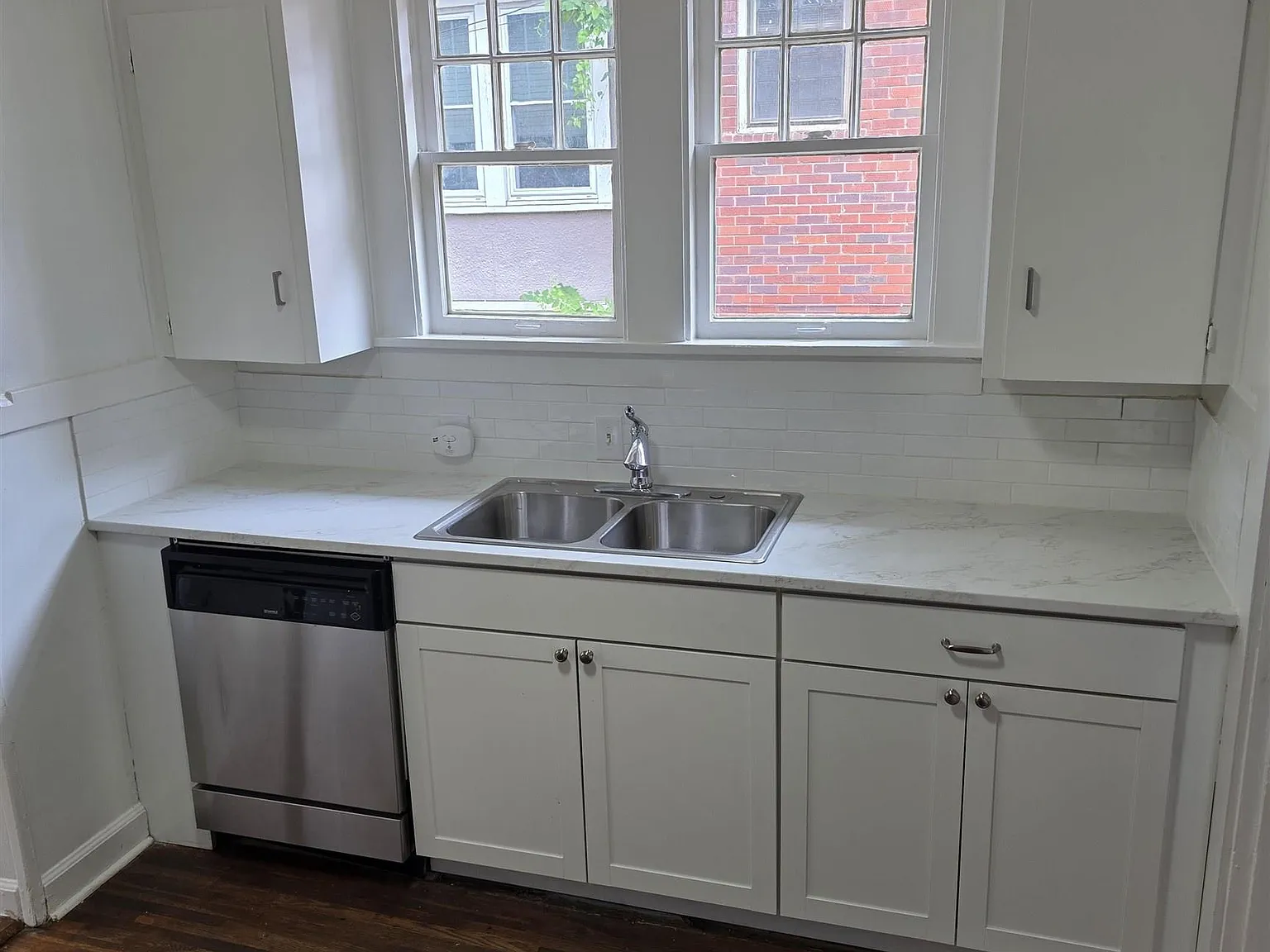 2 bed, 1.0 bath, 1068 sqft, $1,095 — Photo 4
