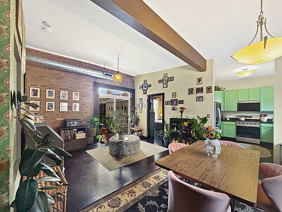 4th image of 1635 W Pratt Blvd APT 3S