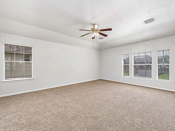3rd image of 8823 Emerald Heights Ln