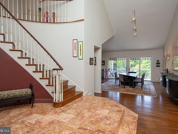 4th image of 1767 Oak Hill Dr
