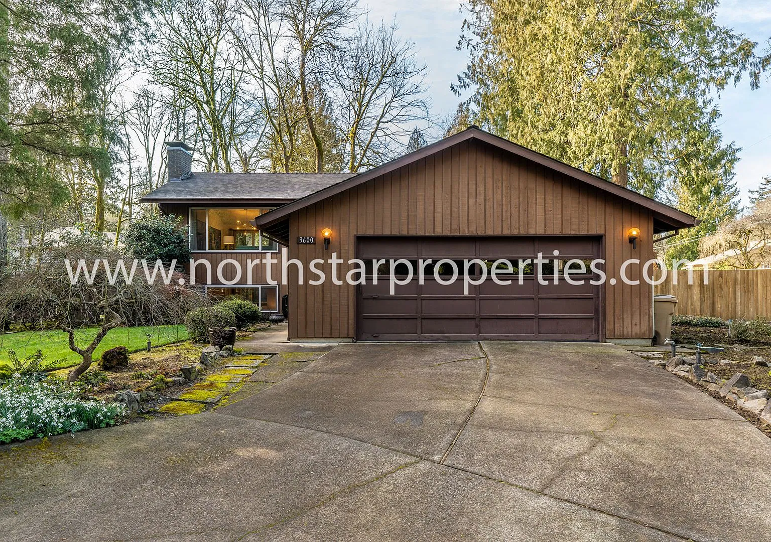 Ideal Location in Lake Grove — Photo 1