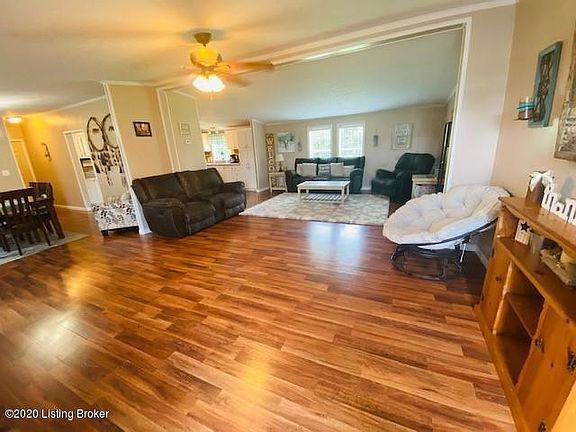 3rd image of 90 Sunny Meadows Dr