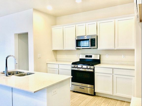 4th image of 2256 W Bluebird Dr