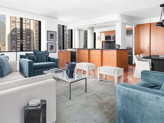 2nd image of 62 W 62nd St APT 21A