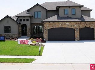 20062 Pierce St, Omaha, NE 68130