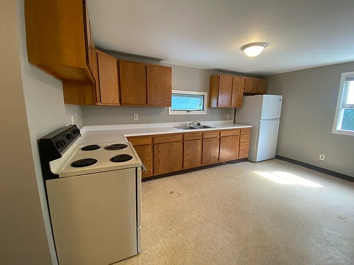 682 Huntington St #2 — Photo 3