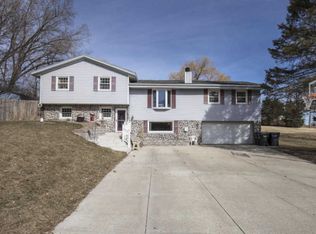 W264S3755 Lawrence Ln, Waukesha, WI 53189