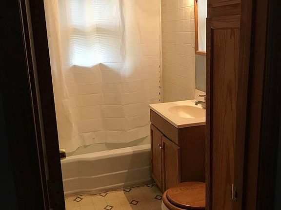5th image of 2715 Haskell Ave