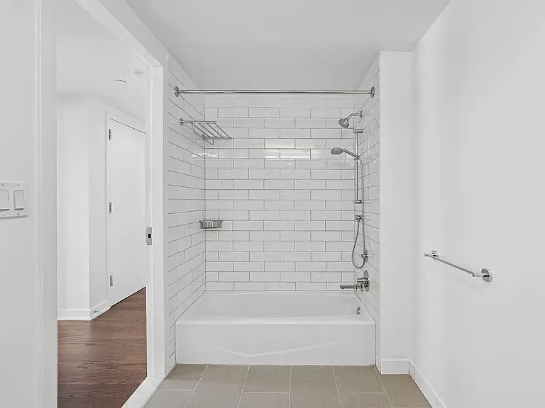 400 W 113th St #1506 — Photo 14