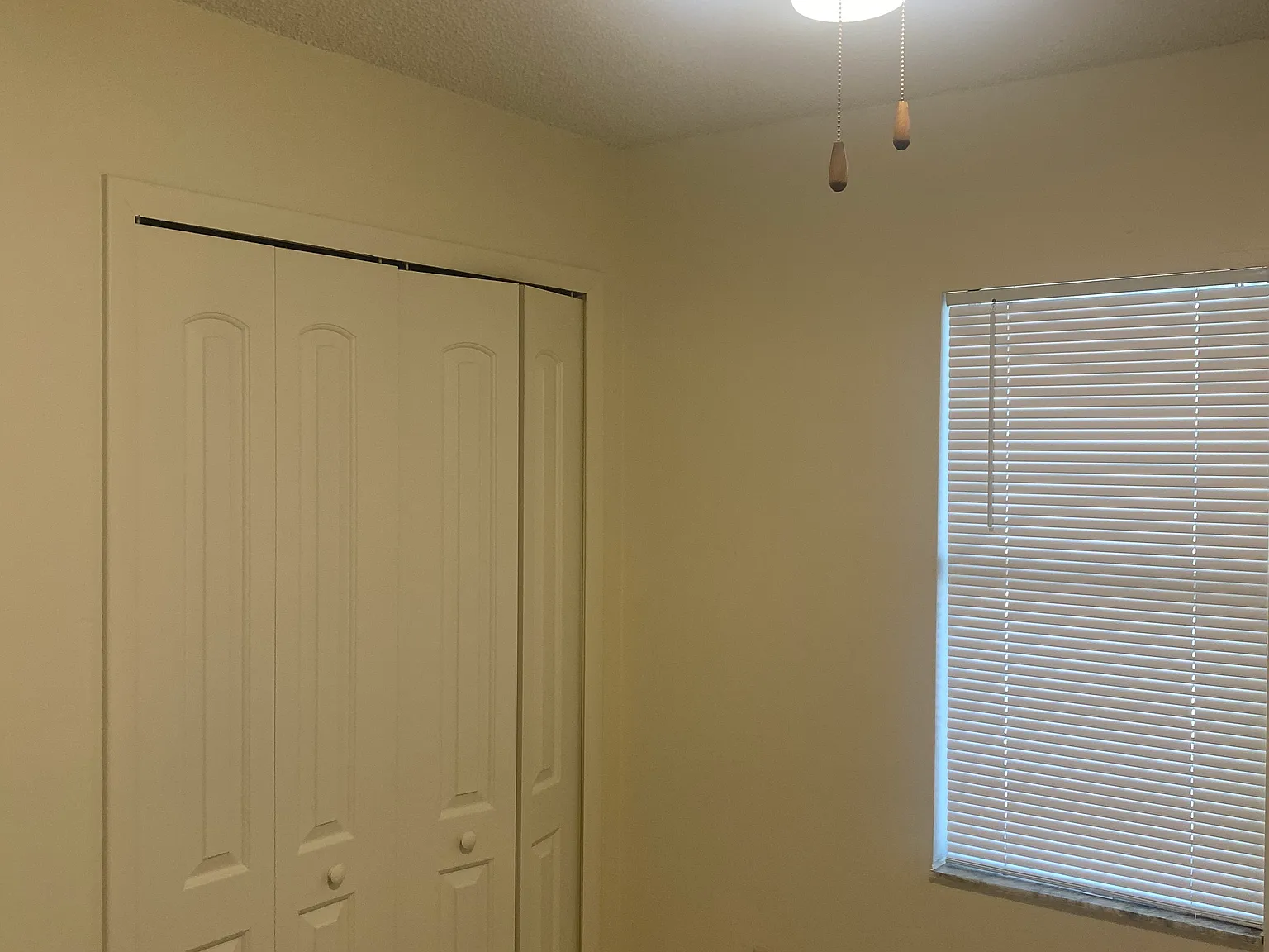 2 bed, $1,000 — Photo 2