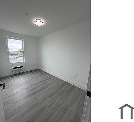 4th image of 3522 Tiemann Ave #3