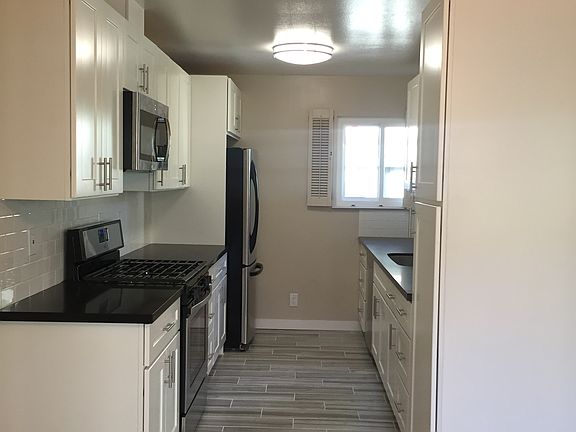 3rd image of 10942 Sweet Oak St
