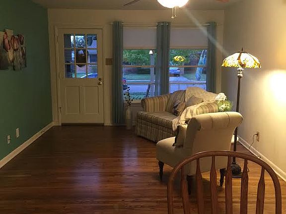 3rd image of 10219 Lynford Dr