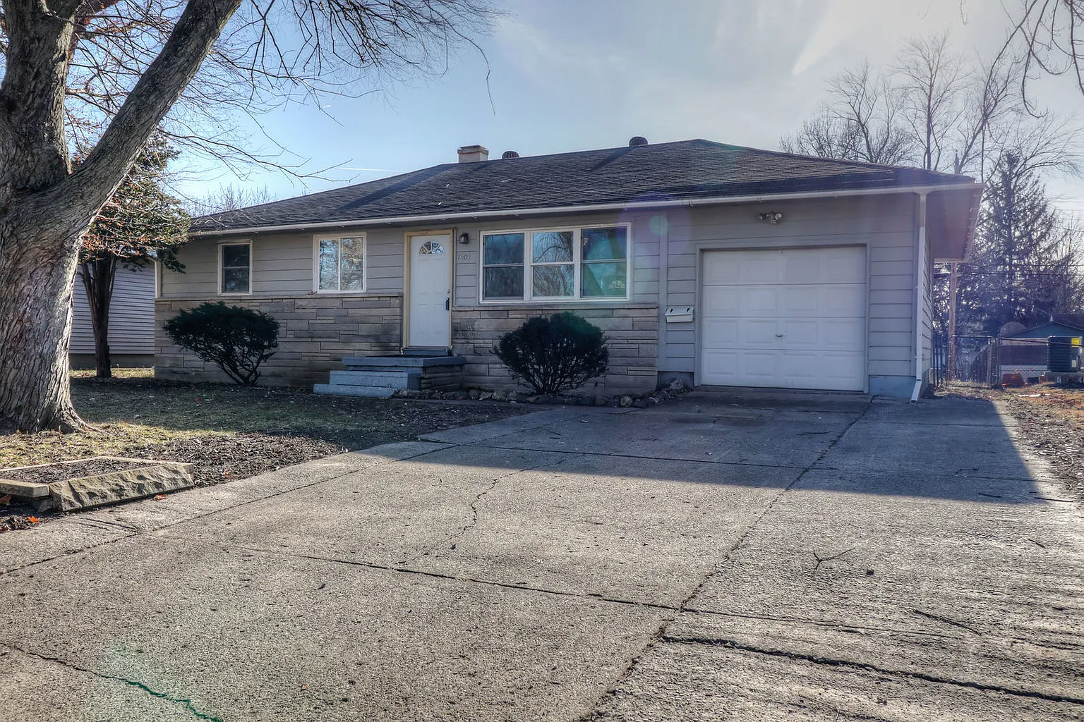 1501 Paula Dr photo 1