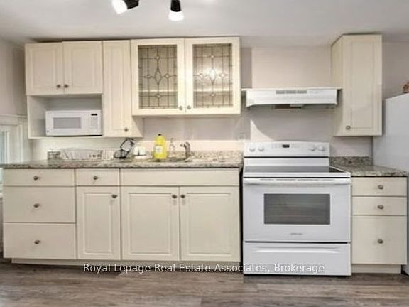 4th image of 1114 4th Ave E #3