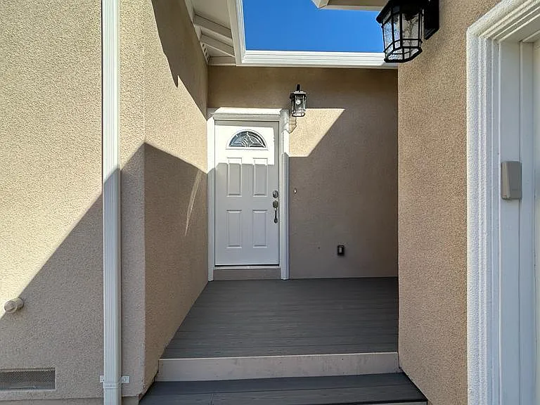 925 Runnymede St #A — Photo 2