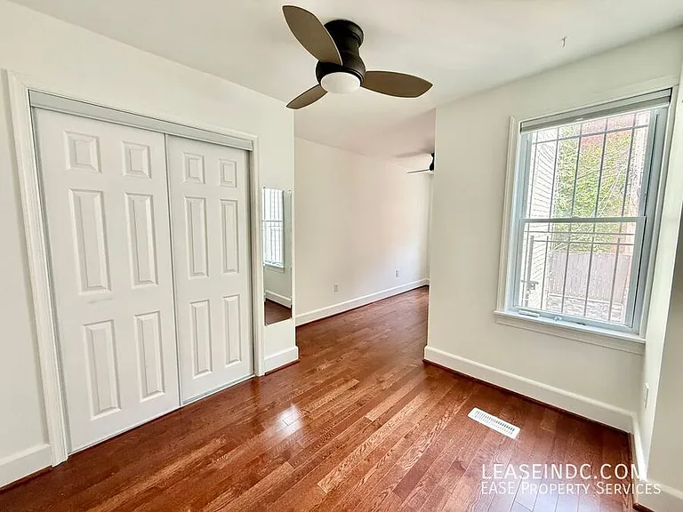 2333 17th St NW — Photo 20