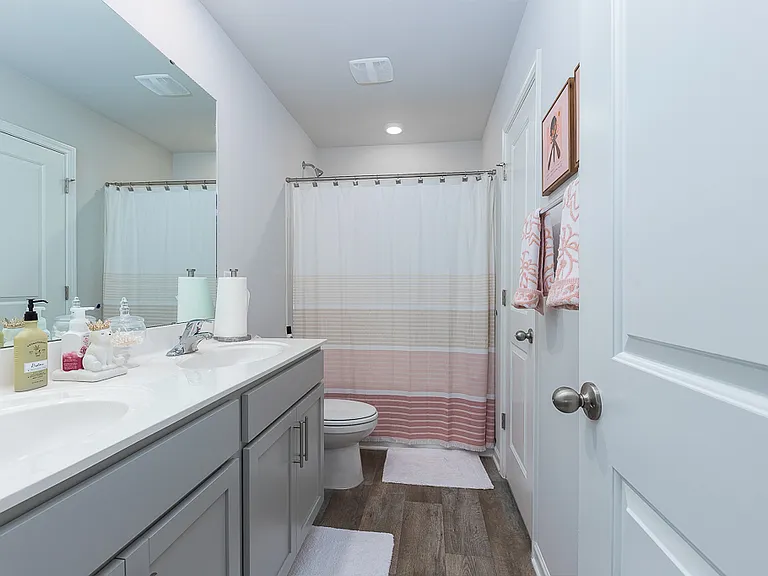 416 Isabelle St — Photo 2