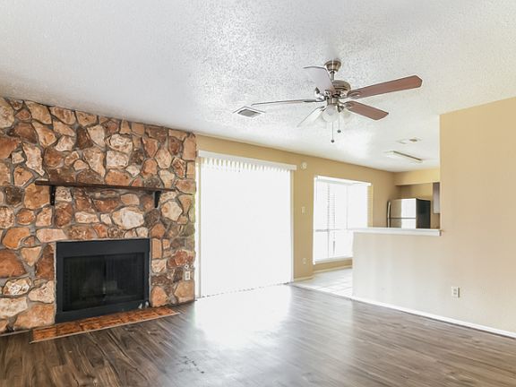 2nd image of 20203 Seablossom Ln