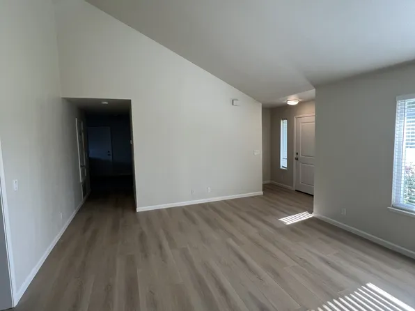 490 Rajkovich Way #B, Hollister, CA 95023