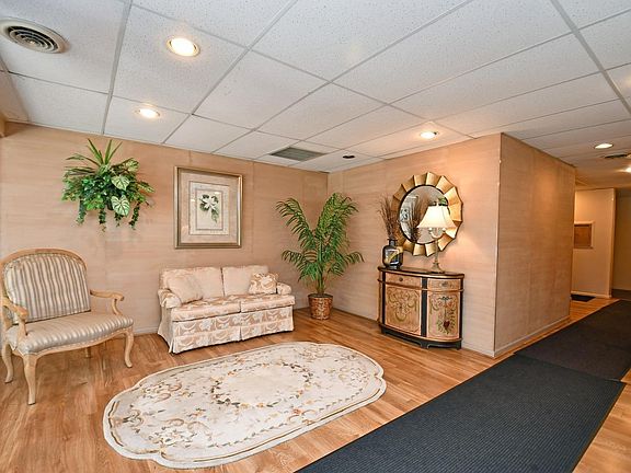 2nd image of 3542 Amberacres Dr #106