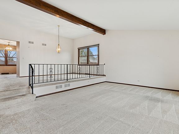 2nd image of 43 Inner Circle Dr