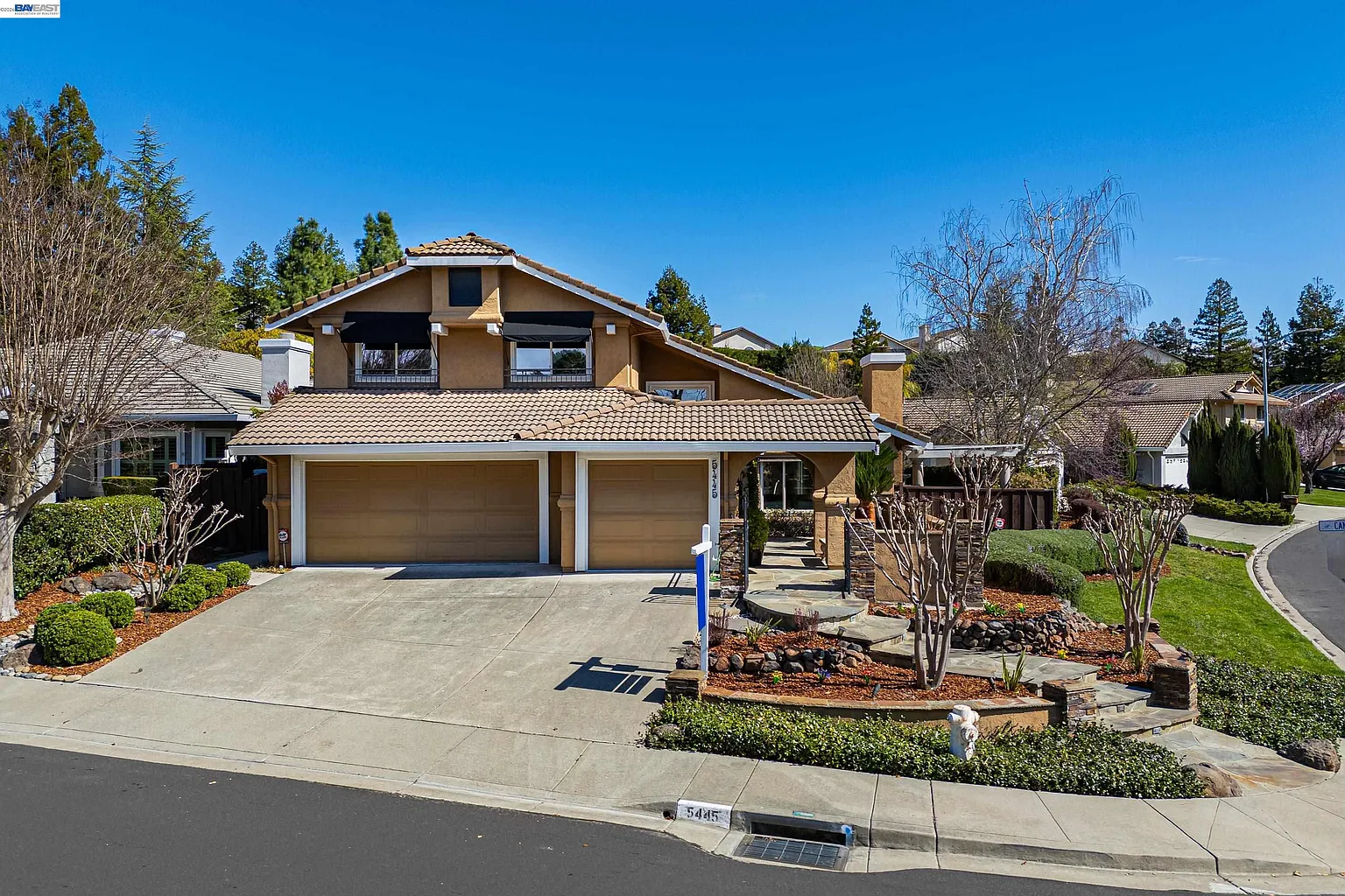 5445 Canyon Crest Dr photo 1
