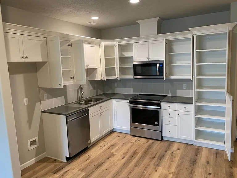 807 Water Ave NE — Photo 21