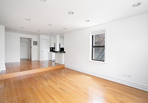 3rd image of 55 W 92nd St APT 6F