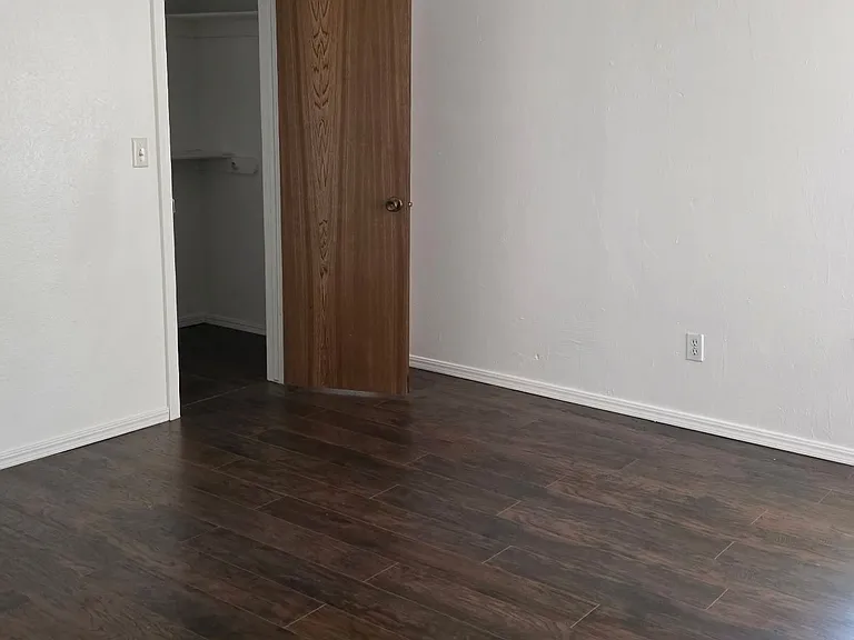 1145 Robin Hood Ln — Photo 27