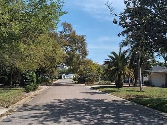 4th image of 619 Pineland Ave