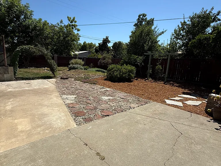617 Grove St — Photo 19