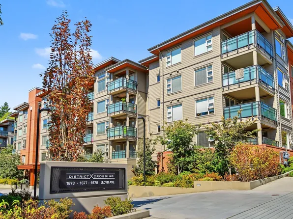 1677 Lloyd Ave #210, North Vancouver, BC V7P 0B1