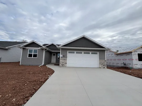 1738 Sovereign Way, Neenah, WI 54956