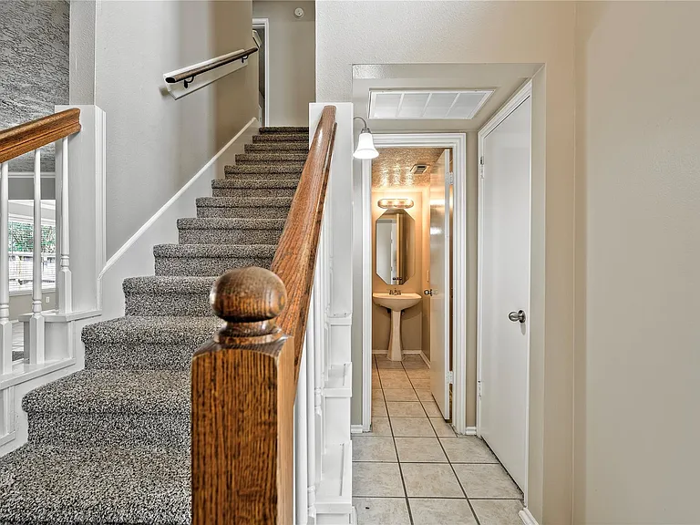 2627 Autumn Springs Ln — Photo 10