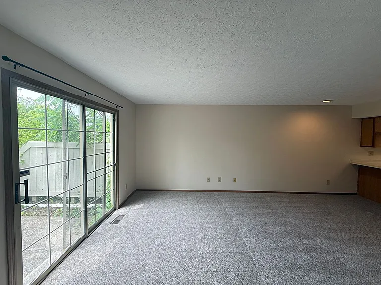5911 Shadow Lake Cir — Photo 12