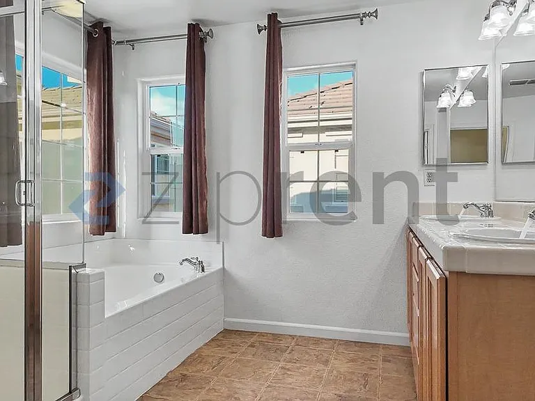8464 Roseto Rd — Photo 39