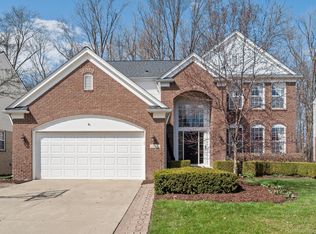 20011 Gallahad Dr, Macomb, MI 48044