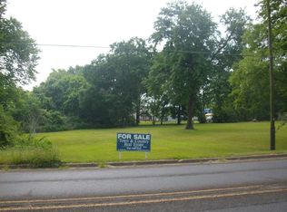 323 Logansport St, Center, TX 75935