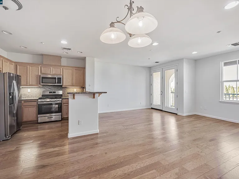 3240 Maguire Way #410 — Photo 21